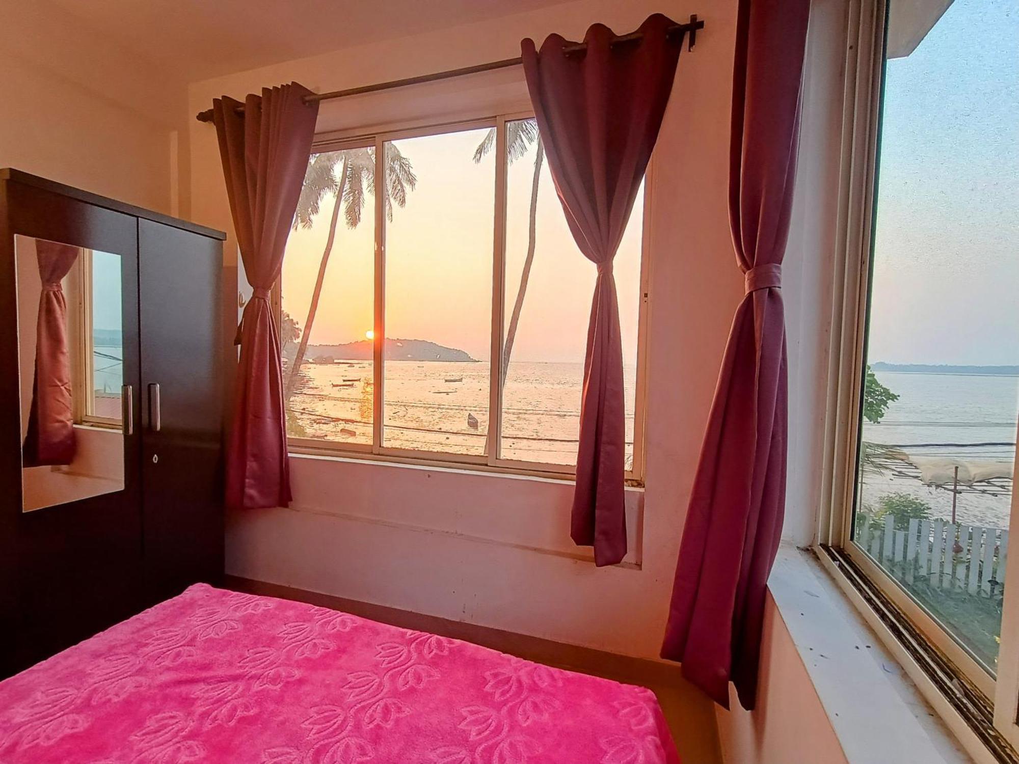 Gs Home On The Bay - Super Sea View Glass Studio Apartment Vagator Exterior foto