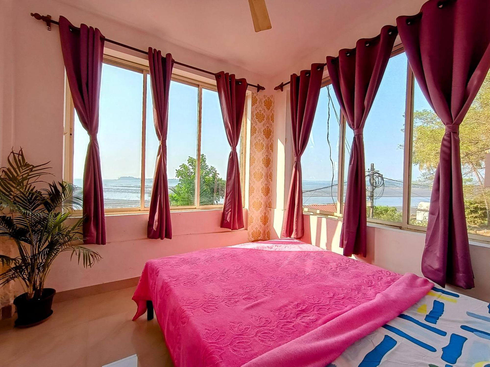 Gs Home On The Bay - Super Sea View Glass Studio Apartment Vagator Exterior foto
